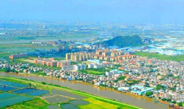 廣東中山市北端一個(gè)鎮(zhèn),和佛山、廣州交界,是全國(guó)千強(qiáng)鎮(zhèn)