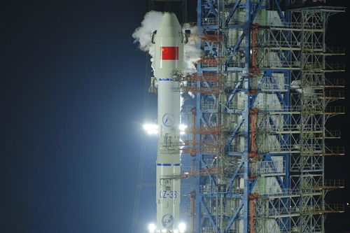 手機公司的衛(wèi)星競賽 從地面到星空的通信革命